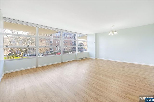 6050 Kennedy Boulevard 2E, West New York, NJ 07093
