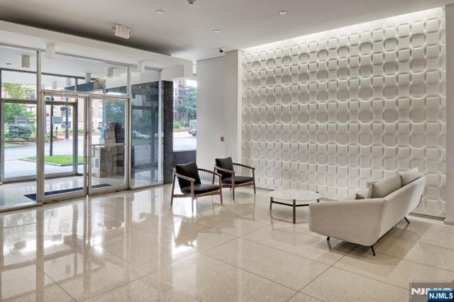 6050 Kennedy Boulevard 2E, West New York, NJ 07093