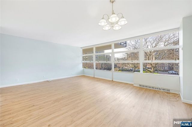 6050 Kennedy Boulevard 2E, West New York, NJ 07093