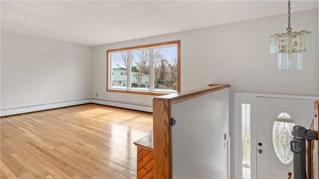 32 Milburn Road, East Providence, RI 02914