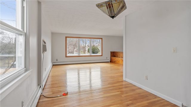 32 Milburn Road, East Providence, RI 02914