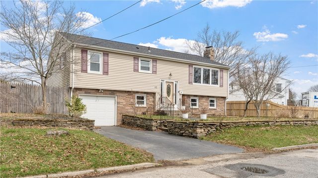 32 Milburn Road, East Providence, RI 02914