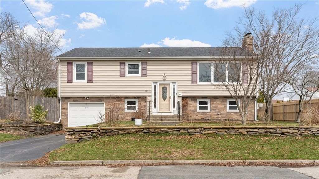32 Milburn Road, East Providence, RI 02914