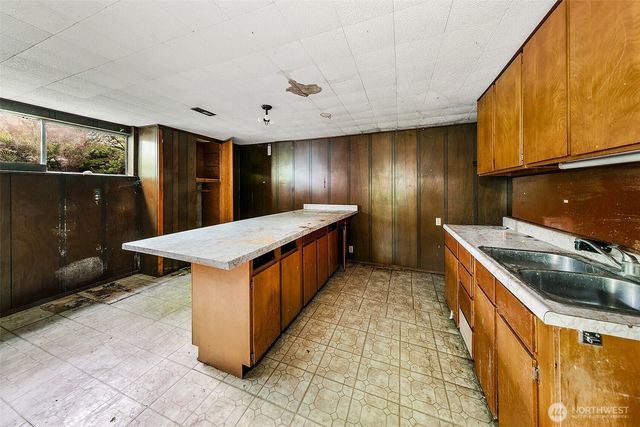 14048 41st Avenue NE, Seattle, WA 98125