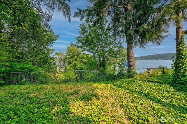 14048 41st Avenue NE, Seattle, WA 98125
