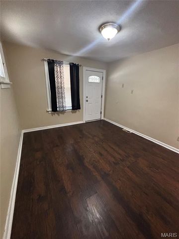 3507 Colonial Avenue, Normandy, MO 63121