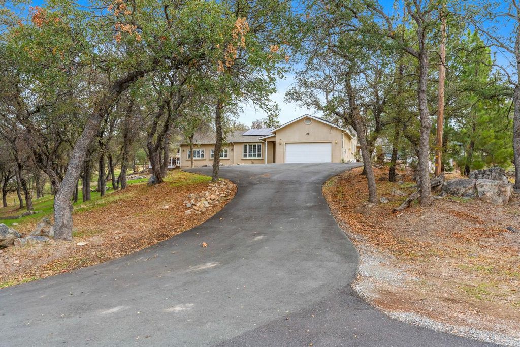 8395 Owens Way, Valley Springs, CA 95252