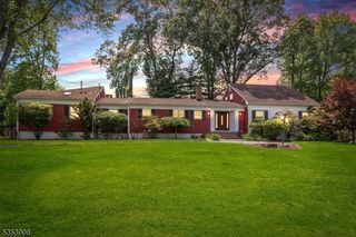 6 Heritage Ln, Scotch Plains Twp., NJ 07076