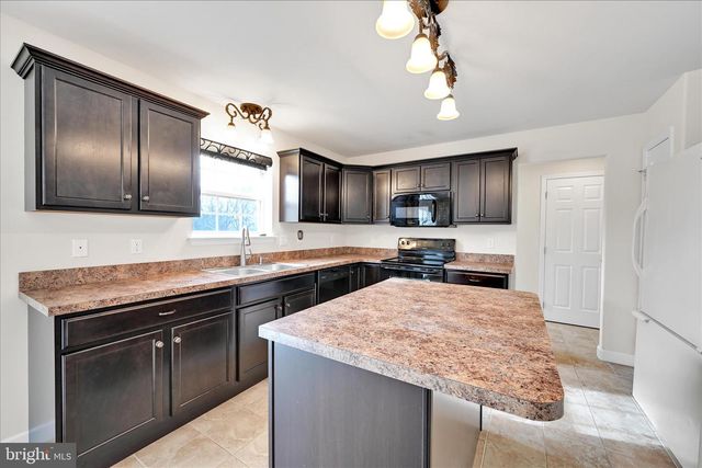 1008 DAISY DR, Temple, PA 19560