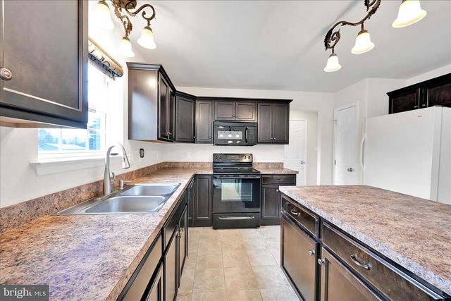 1008 DAISY DR, Temple, PA 19560