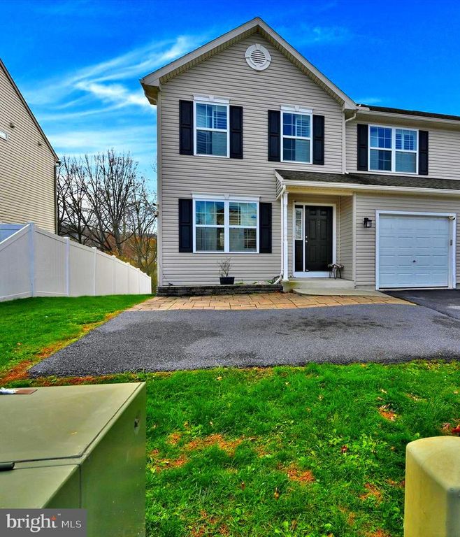 1008 DAISY DR, Temple, PA 19560