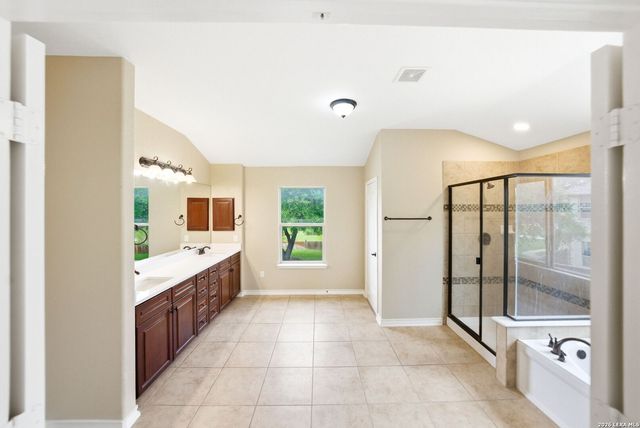 28130 George Obrien, San Antonio, TX 78260
