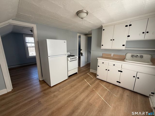 2-12 Lyon Street, Putnam, CT 06260