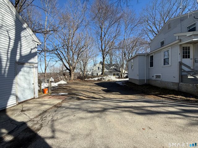 2-12 Lyon Street, Putnam, CT 06260