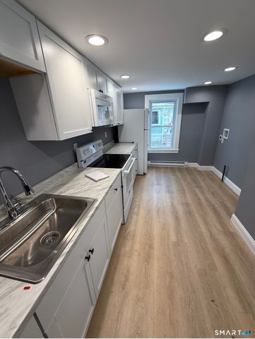 2-12 Lyon Street, Putnam, CT 06260