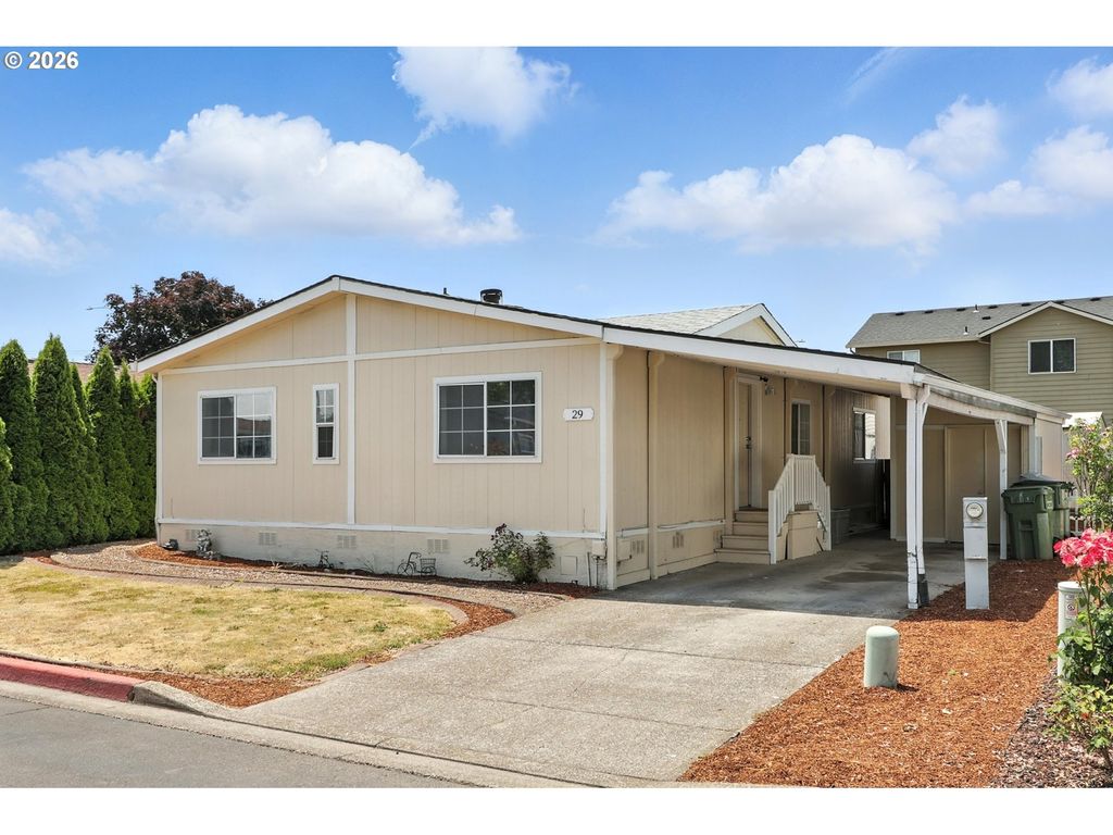 Image 1 of property listing at 1000 S MCKERN Ct 29, Newberg, OR 97132