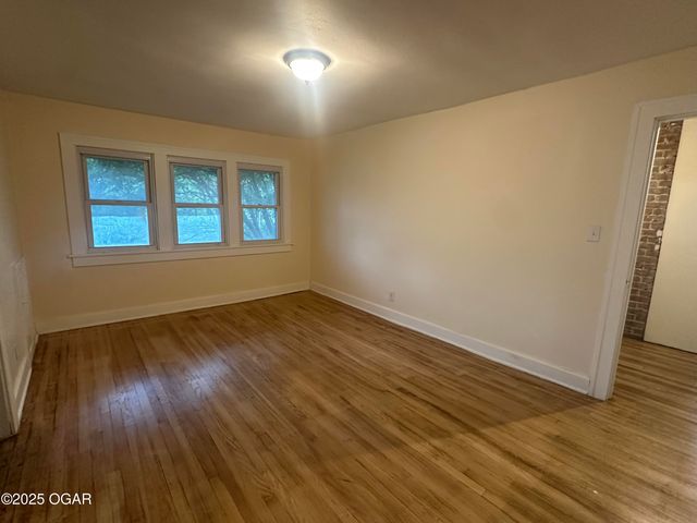 206 S Connor Avenue, Joplin, MO 64801