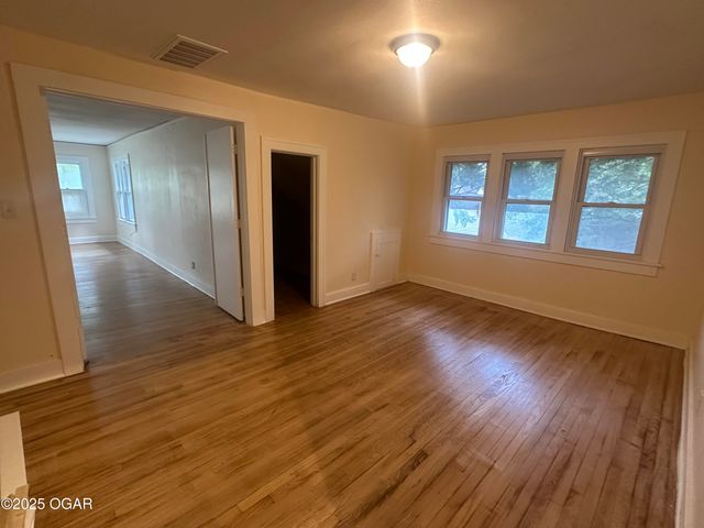206 S Connor Avenue, Joplin, MO 64801