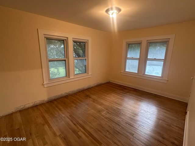 206 S Connor Avenue, Joplin, MO 64801