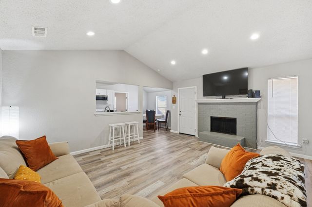 2306 Carol Good Lane, Carrollton, TX 75006