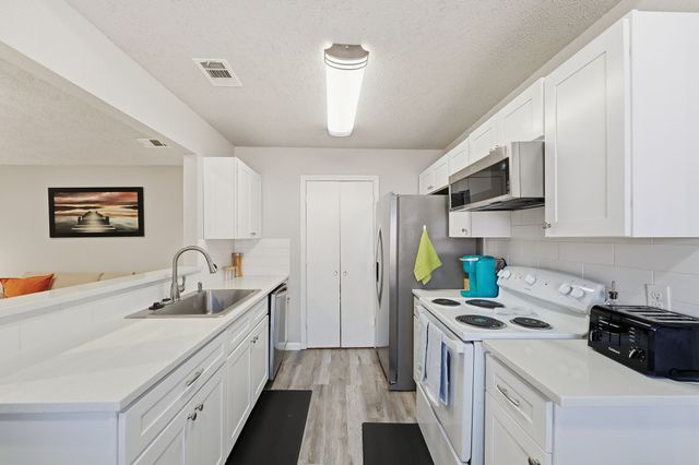 2306 Carol Good Lane, Carrollton, TX 75006