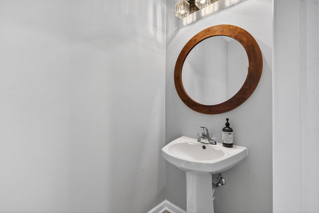 1650 W Ethans Glen Drive, Palatine, IL 60067