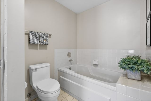 1650 W Ethans Glen Drive, Palatine, IL 60067