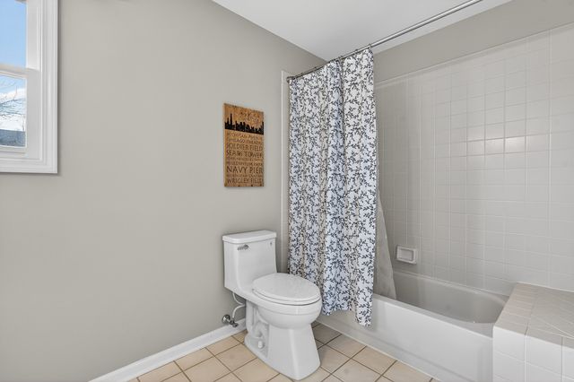 1650 W Ethans Glen Drive, Palatine, IL 60067