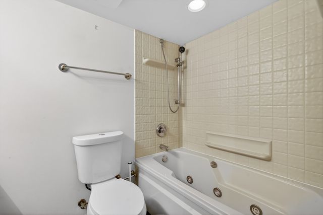 1650 W Ethans Glen Drive, Palatine, IL 60067