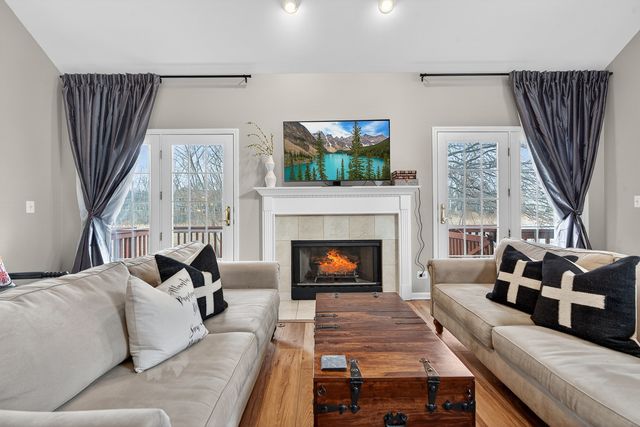 1650 W Ethans Glen Drive, Palatine, IL 60067