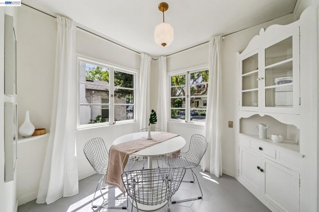 2843 Central Ave, Alameda, CA 94501
