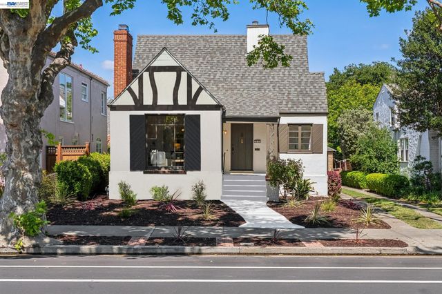 2843 Central Ave, Alameda, CA 94501