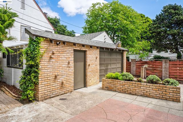 2843 Central Ave, Alameda, CA 94501