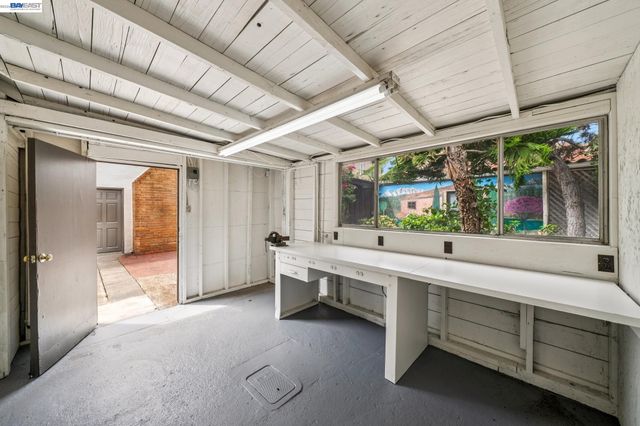 2843 Central Ave, Alameda, CA 94501