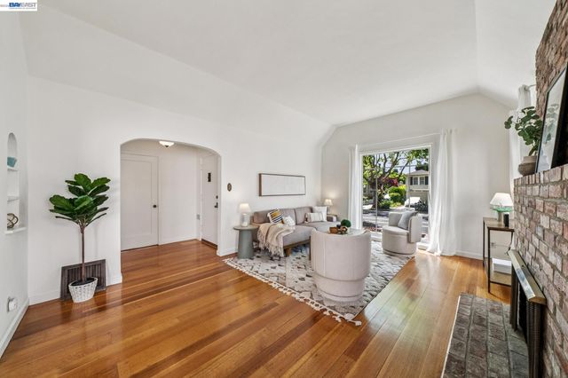 2843 Central Ave, Alameda, CA 94501