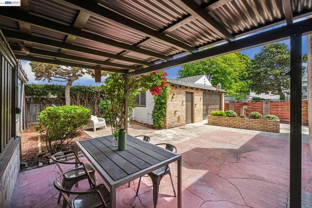 2843 Central Ave, Alameda, CA 94501