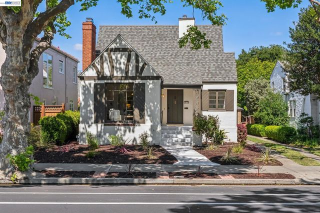 2843 Central Ave, Alameda, CA 94501