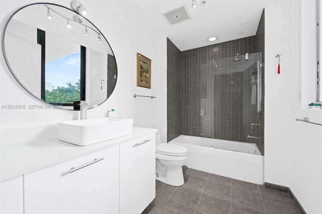3470 E Coast Ave H0301, Miami, FL 33137