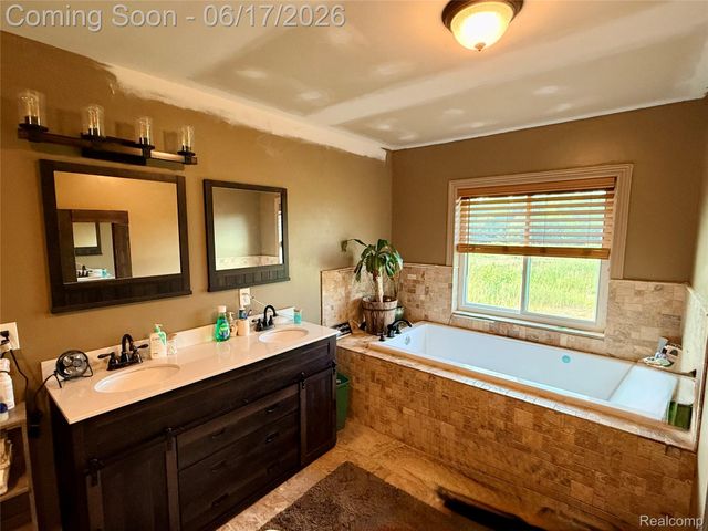 2543 Greenwood Road, Lapeer Township, MI 48446