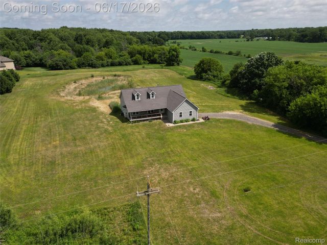 2543 Greenwood Road, Lapeer Township, MI 48446