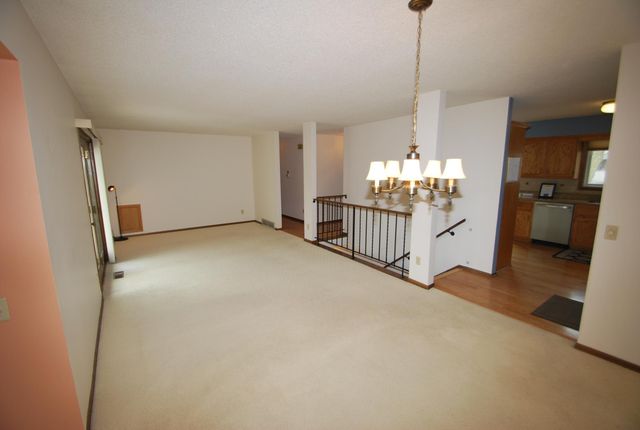 1901 Yorkshire Avenue S, Hopkins, MN 55305