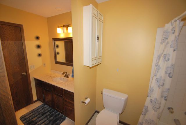 1901 Yorkshire Avenue S, Hopkins, MN 55305