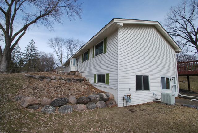 1901 Yorkshire Avenue S, Hopkins, MN 55305