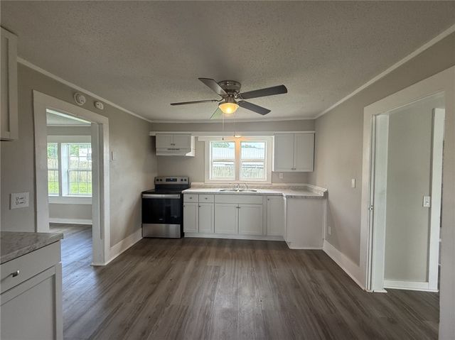 1033 N West Avenue, Lincoln, AR 72744