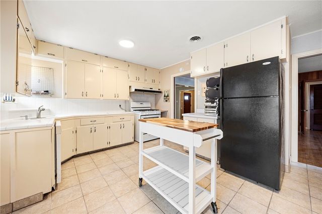 521 Chamberlain St, Corpus Christi, TX 78404