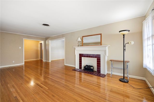 521 Chamberlain St, Corpus Christi, TX 78404