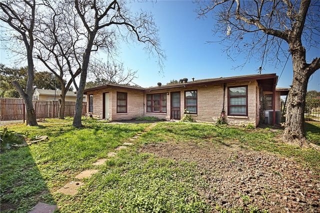 521 Chamberlain St, Corpus Christi, TX 78404