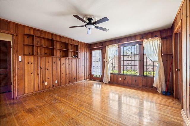 521 Chamberlain St, Corpus Christi, TX 78404