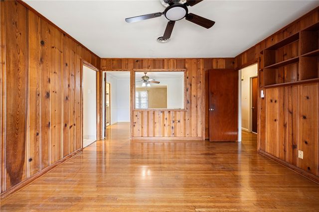 521 Chamberlain St, Corpus Christi, TX 78404