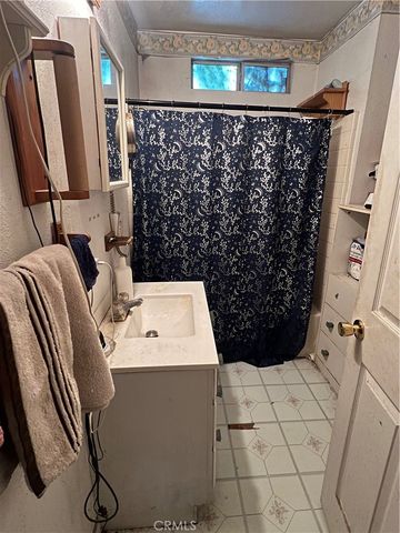 1201 W 71st, Los Angeles, CA 90044
